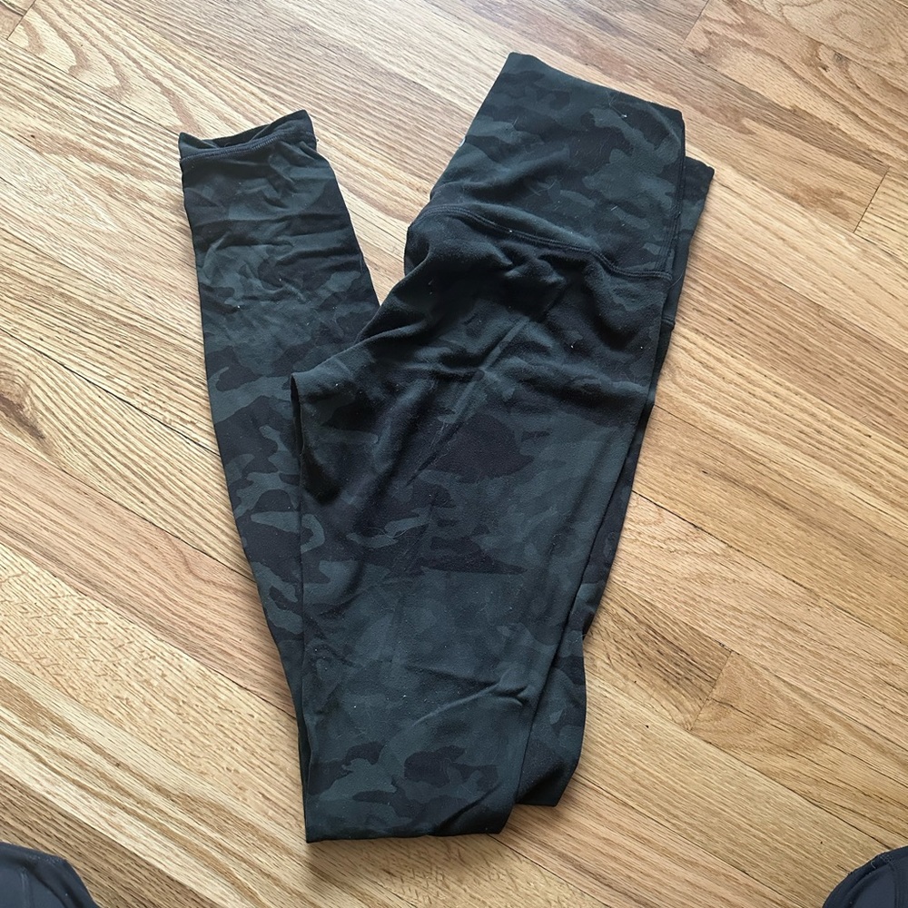 Lululemon Align Camo Size 4